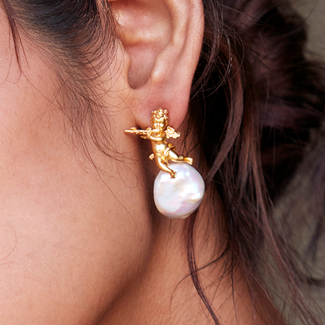 CUPID WITH BAROQUE PEARLS EARRINGS