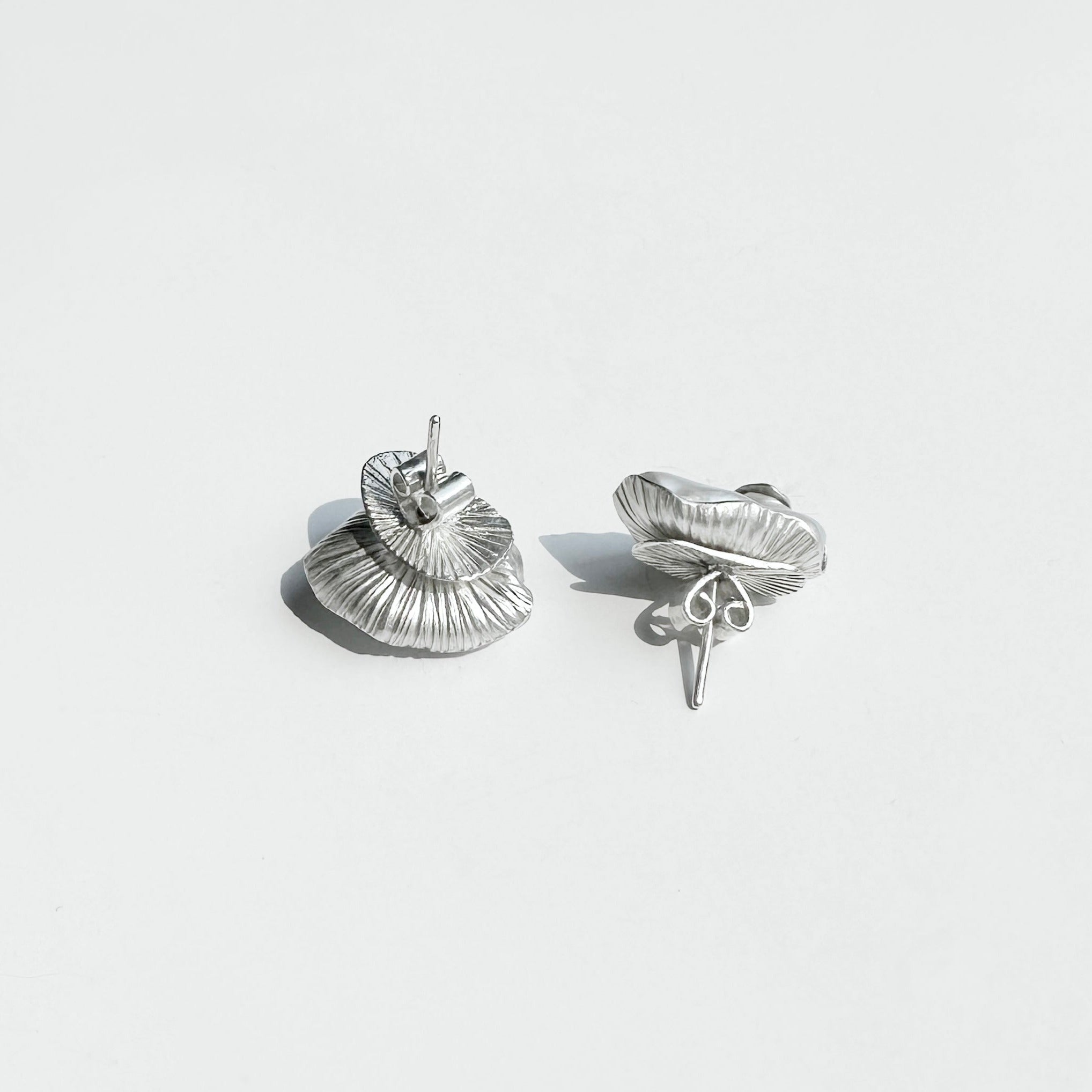 curve cave collection 2024 -sillver earring