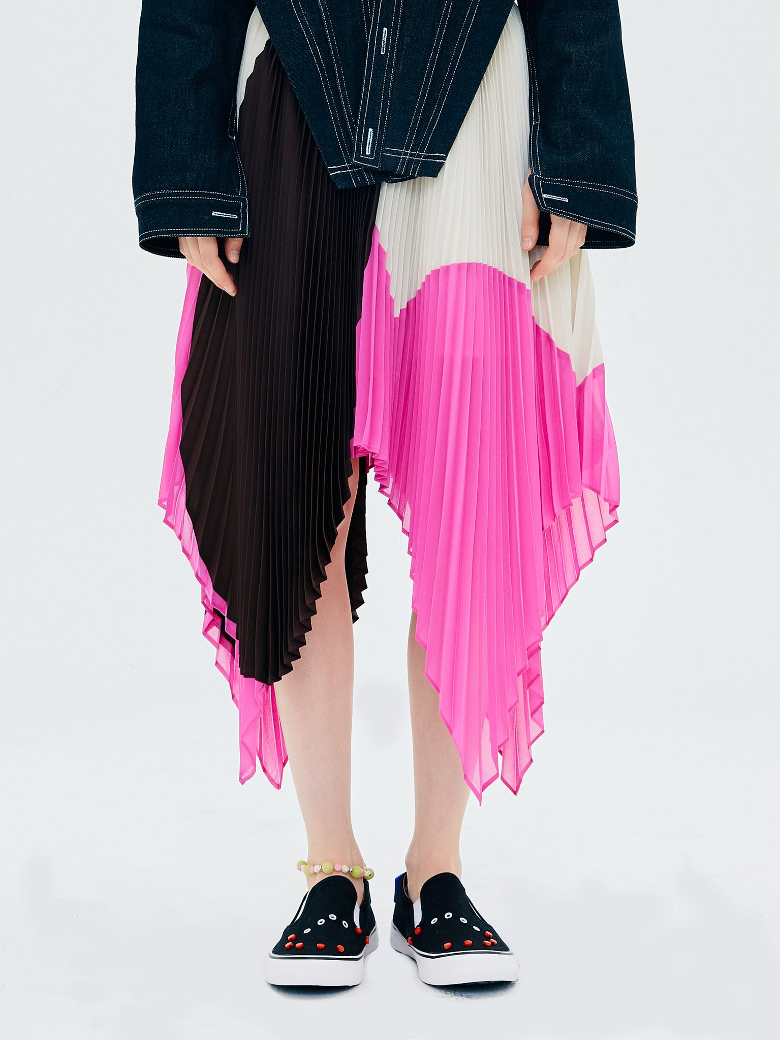 GEOMETRIC PLEATED SKIRT