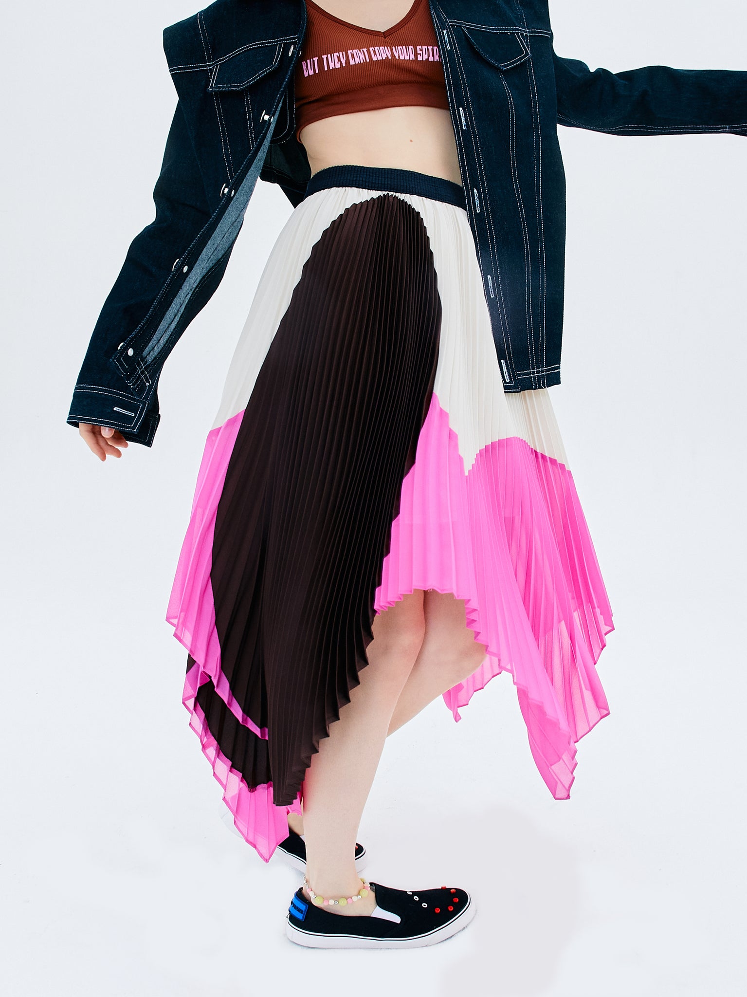 GEOMETRIC PLEATED SKIRT