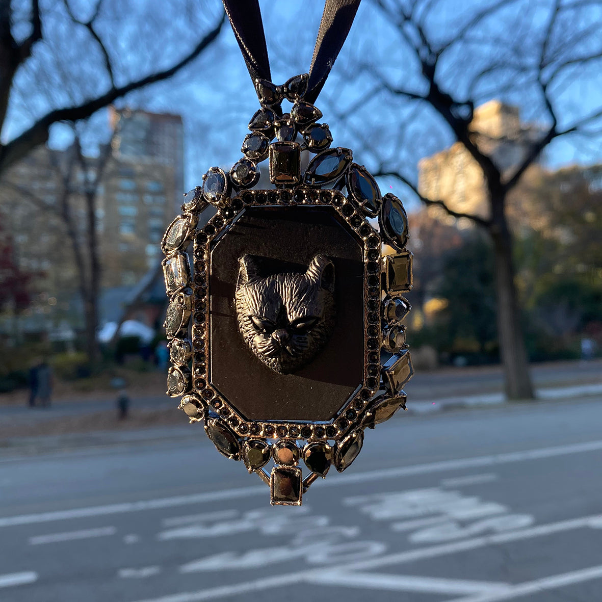 THE ROYAL CAT NECKLACE