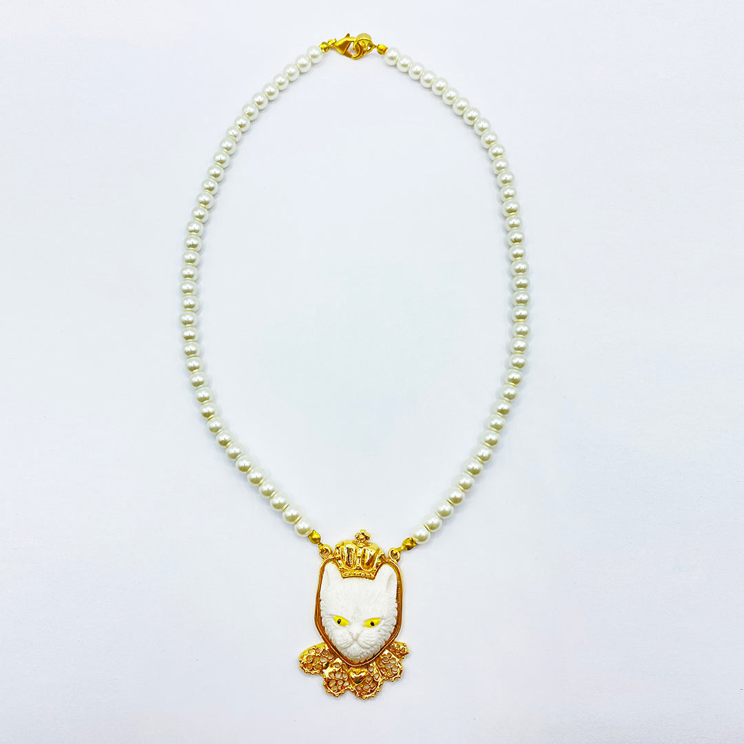 CAT COUTURE WHITE NECKLACE